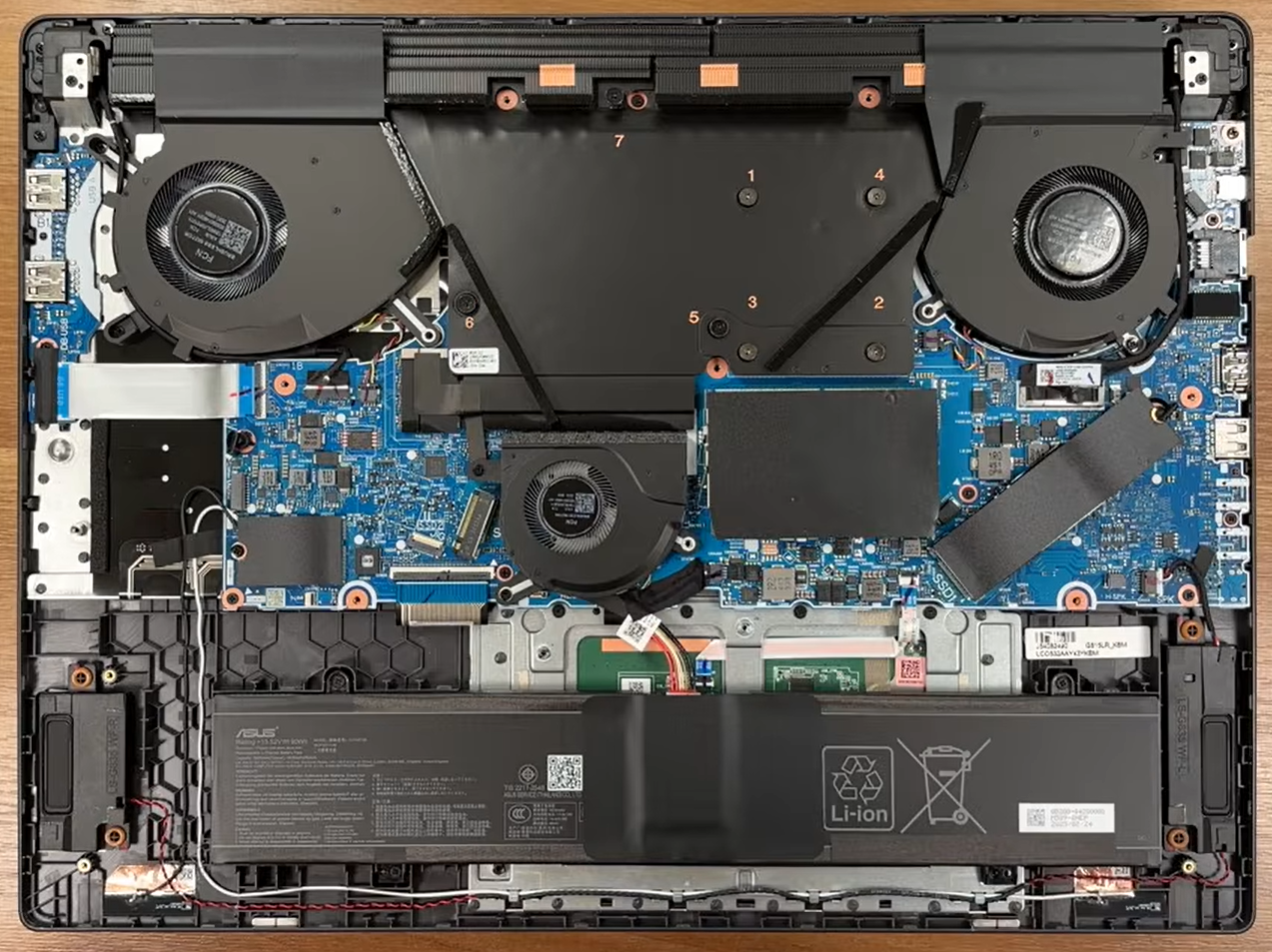 آموزش باز کردن لپ‌تاپ ASUS ROG Strix G18 2025